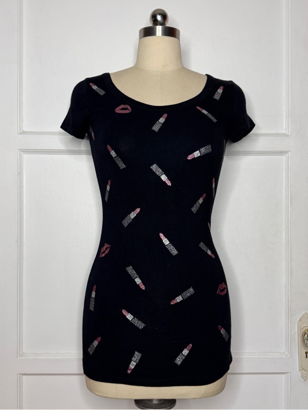 Glitter lipstick print tee